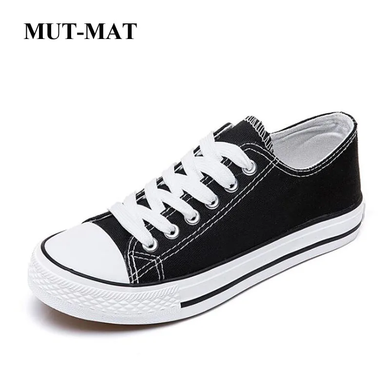 

Classic Couple Canvas Shoes Female Casual Sneakers for Man Round Toe Lace-Up Solid Red White Black Blue Red Plus Large Size 44