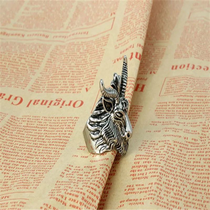 Модное большое кольцо на голову из козьего рога поклонение сатане крестому овну