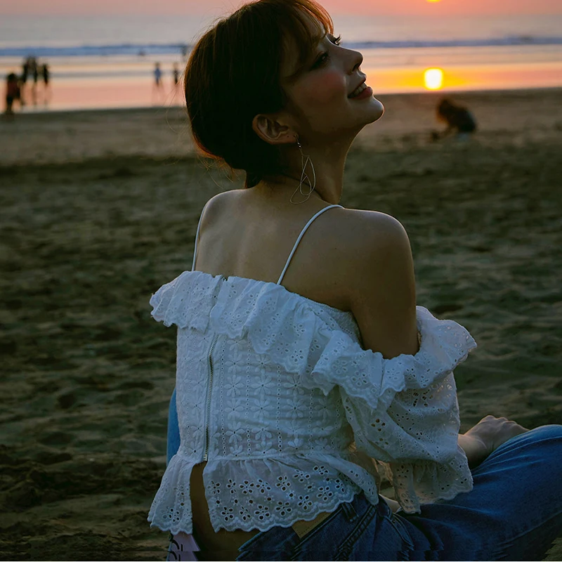 Женский короткий топ с открытыми плечами и вырезом лодочкой|Блузки| |