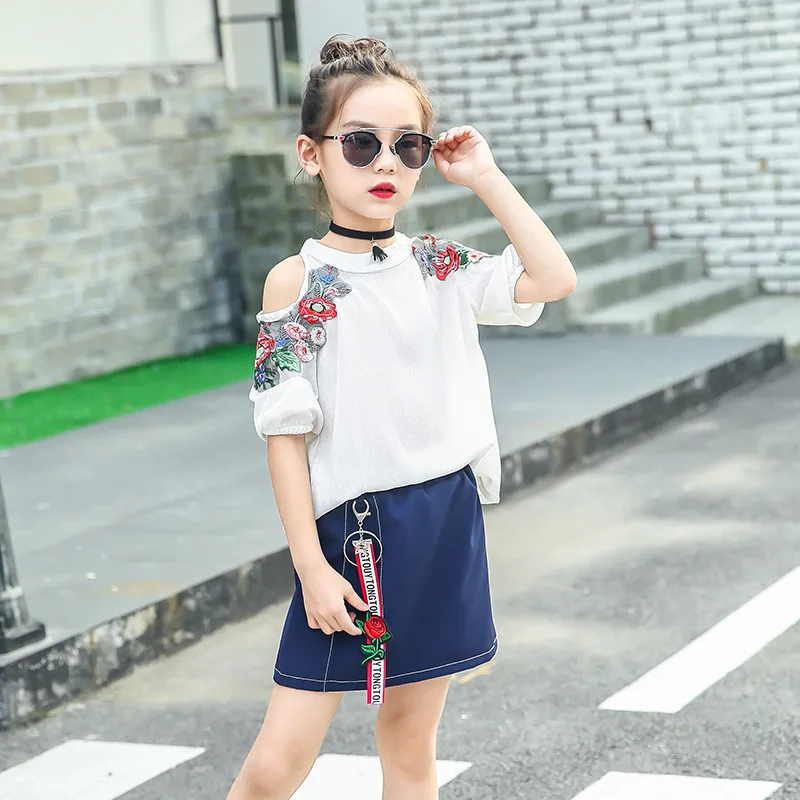 Лето 2017 г. Детские юбки комплект с открытыми плечами Вышивка топ Джинсовая юбка 2