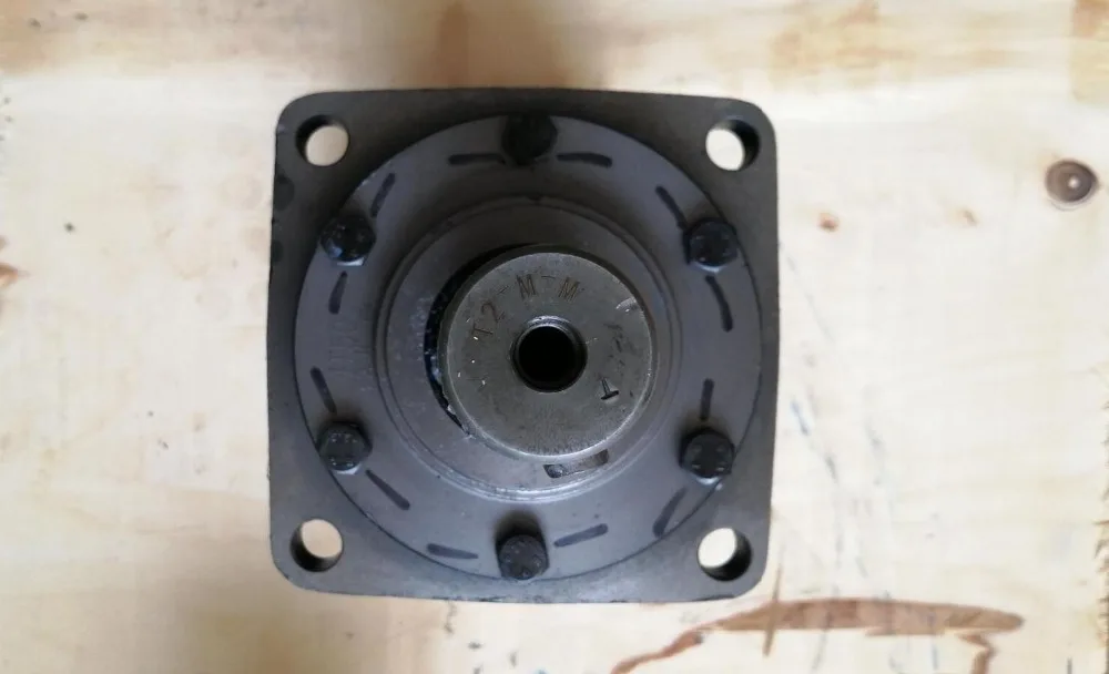 MT200 Hydrmotor Square flange 4 bolt Pilot 125x9 shaft 40mm | Инструменты