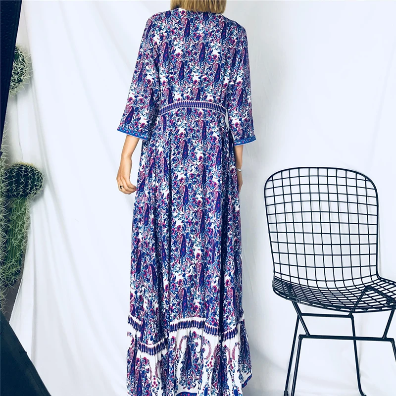 Летнее богемное винтажное плиссированное платье с цветочным принтом и поясом