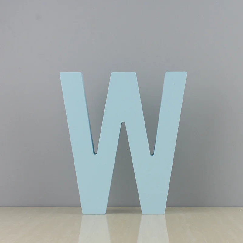 Маленькие синие фигурки деревянное украшение в виде английских букв свадебное