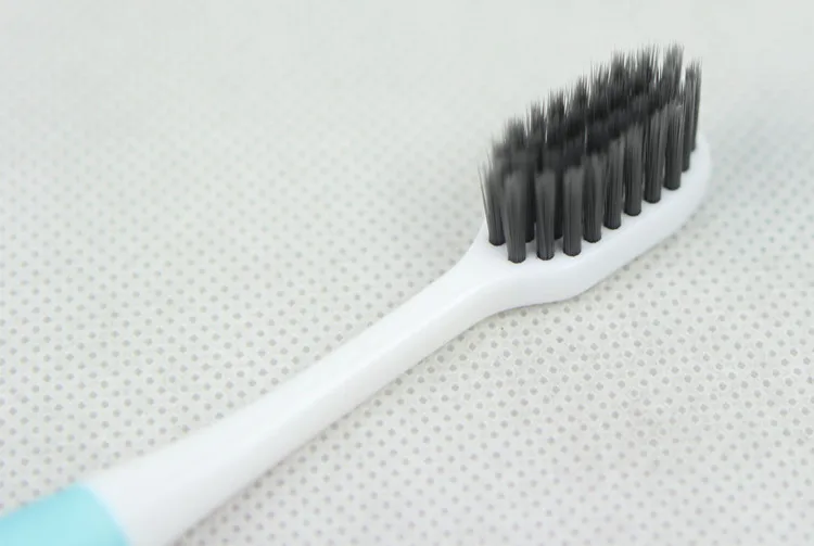 Двойная Ультрамягкая зубная щетка с бамбуковым углем 4 шт. нано для ухода за