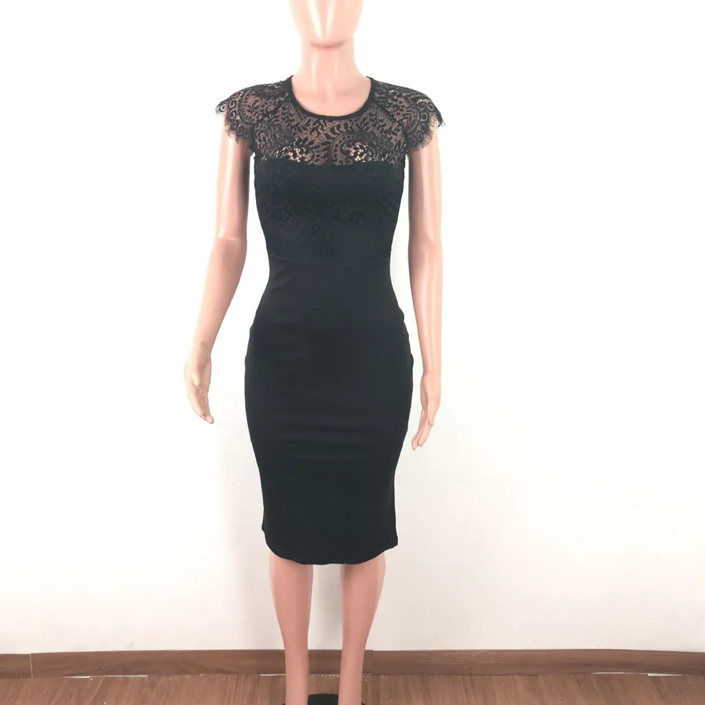 Женское облегающее платье миди черное с круглым вырезом и кружевом лето
