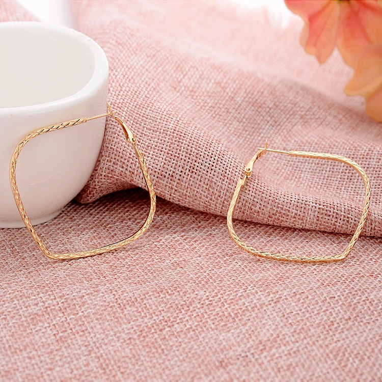 Большие висячие серьги для женщин геометрические круглые массивные женские 2020