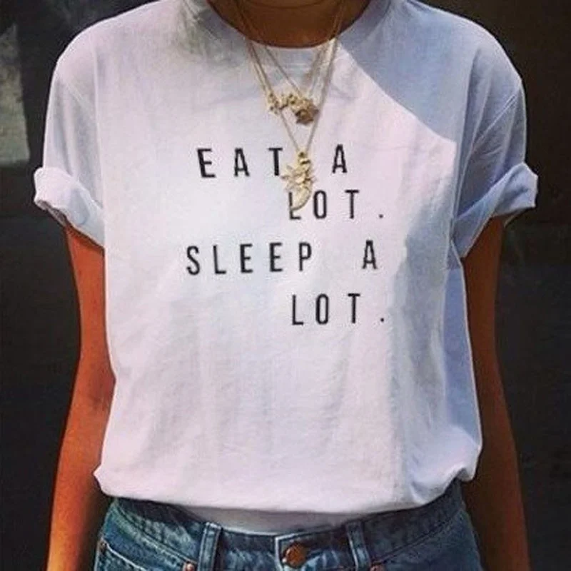 

Футболка с надписью «Eat A Lot Sleep A Lot»