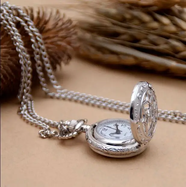 Модные кварцевые карманные часы с серебряной подвеской Классические в стиле