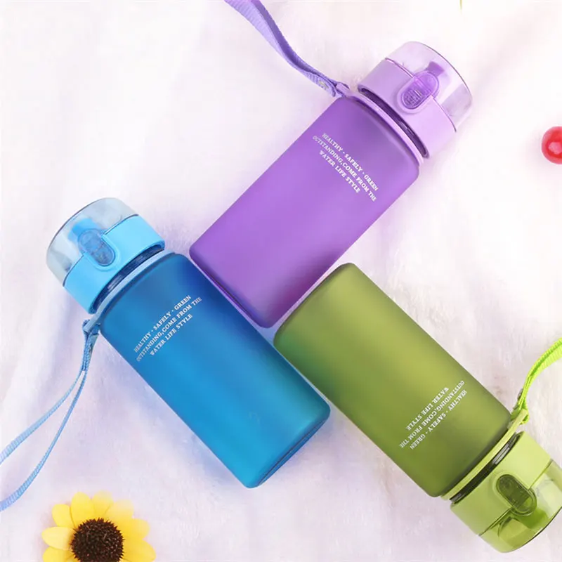 Женская бутылка для воды спорта на открытом воздухе фитнеса спортзала без