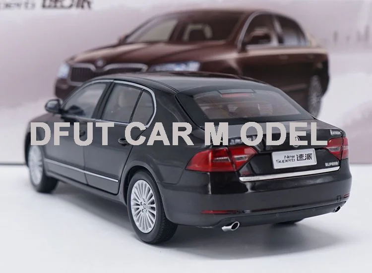 Игрушечный автомобиль из 1:18 сплава, новая превосходная модель автомобиля, детские игрушечные машинки, оригинальные авторизованные Аутентичные детские игрушки