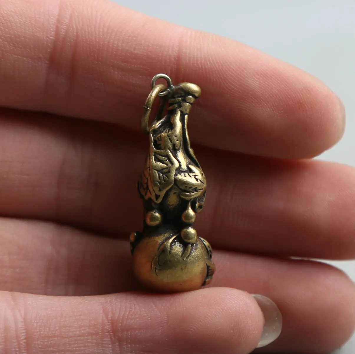 33MM/1.3&quotCollect Curio Rare Chinese Fengshui Small Bronze Exquisite Gourd Vine Cucurbit Bottle Pendant Statuary 14g | Дом и сад