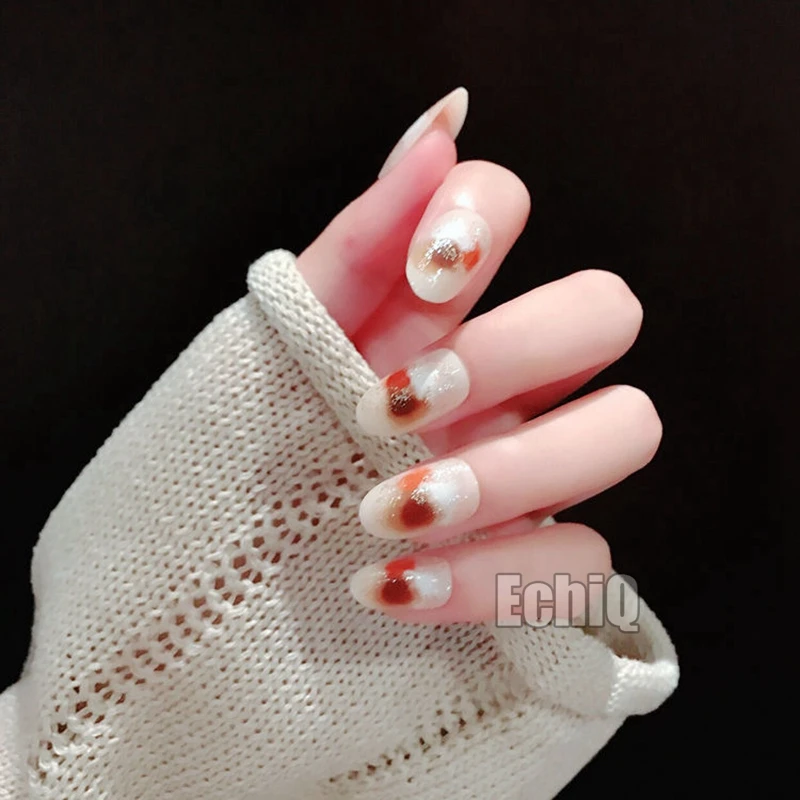 Бежевые ногти искусство советы Короткие овальные абстрактные картины