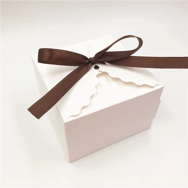 Coffee Ribbon 50 шт Картон Крафт бумажная коробка для конфет крафт-ткань подарочные упаковочные коробки для свадебной вечеринки, дня рождения Подарочные коробки для конфет с лентой - Цвет: Coffee Ribbon