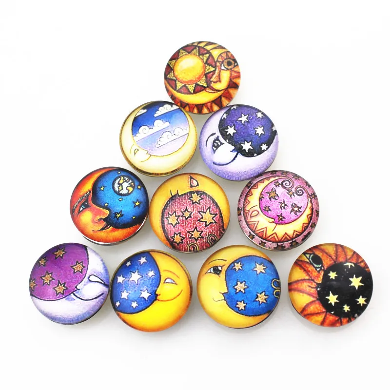 

Новые 50 шт./лот, случайная оснастка из стекла со Звездной луной, кнопки Belief Snap Charms, подходят для рукоделия 18 мм/20 мм, оснастки, браслеты с пугов...