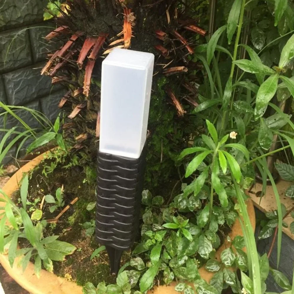 Пластик ротанга Стиль солнечные лужайки лампы двор Post путь доля фары патио огни