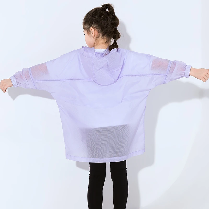 Pioneer kids/Летняя тонкая куртка для девочек пальто с капюшоном и защитой от солнца однотонная свободная детская одежда с длинными рукавами EWT910005
