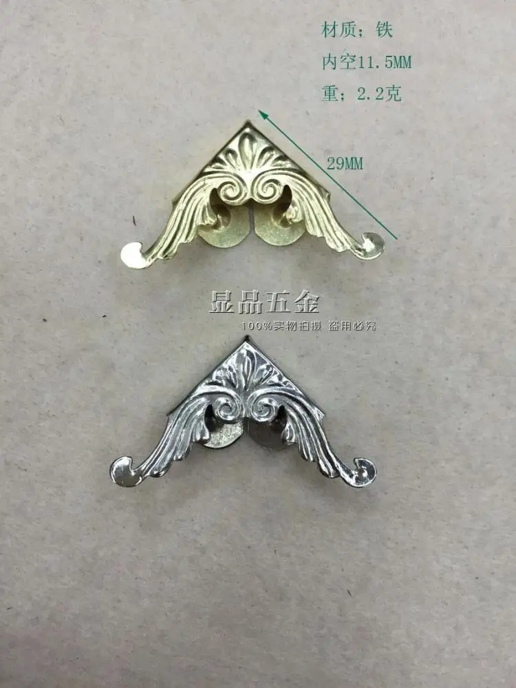 

29 * 29mm Daisy corners Collar angle Book corner Corner flower Hardware Accessories Bags Corner Accessories box wholesale
