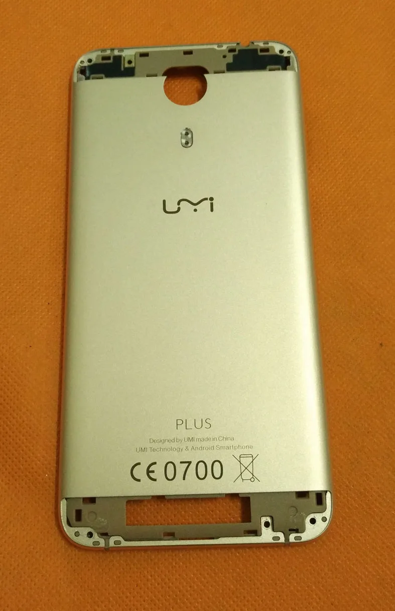 Используется оригинальный защитный чехол для аккумулятора UMI Plus 5 "FHD MTK6755 Helio P10