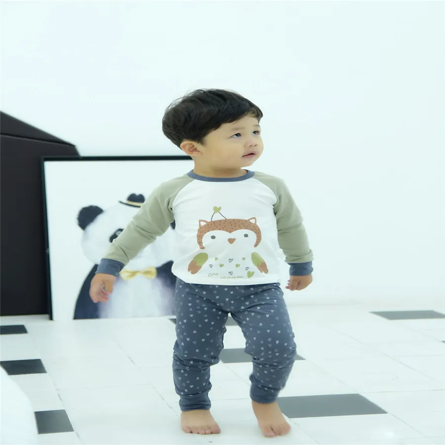 Комплект одежды для мальчиков и девочек 2-8 лет зимнее осеннее термобелье