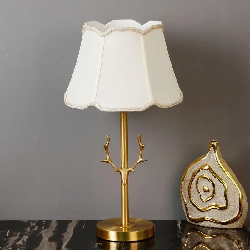 

Nordic Antlers Table Lamp Bedroom Bedside Lamp Living Room Study American Copper Decorative Led Desk Home Deco Lamp