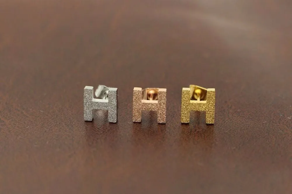 Модные ювелирные аксессуары маленькие H абразивные серьги модные женские