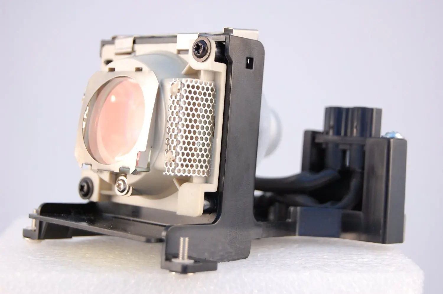 

60.J3503.CB1 for BenQ DS760 PB8120 PB8220 PB8230 DX760 Projector Lamp Bulb with housing