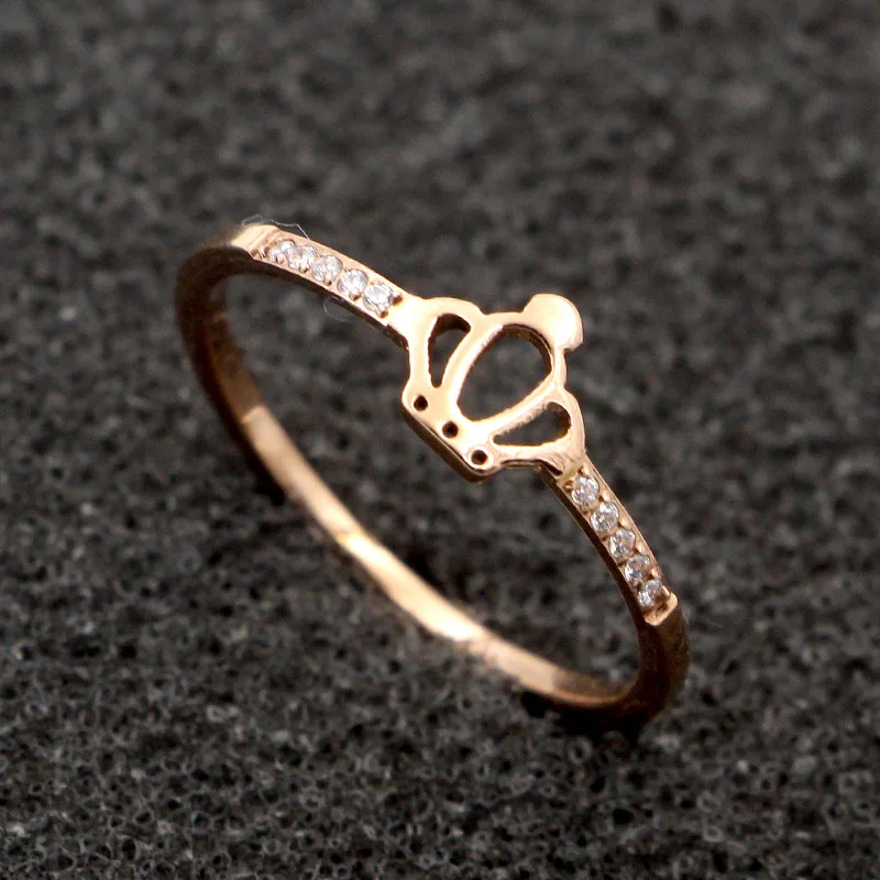 Модное кольцо из нержавеющей стали с кристаллами OL Love Crown розовое золото цвет