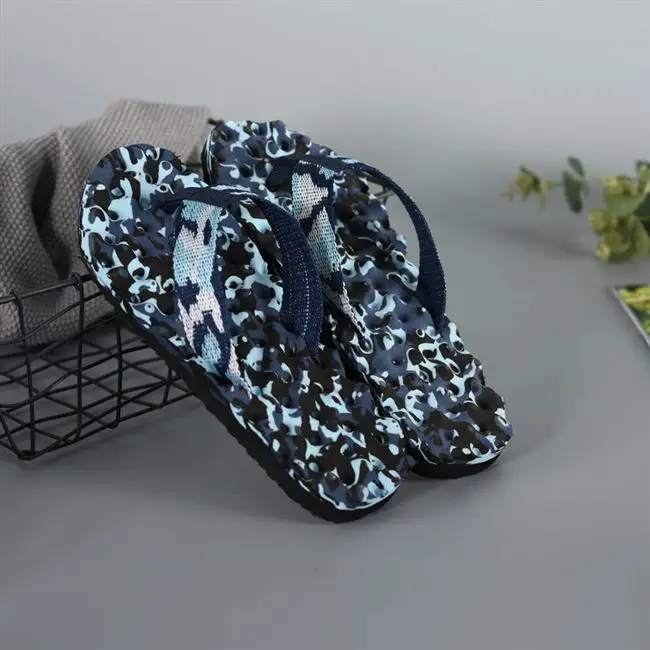 Camouflage blue Женская обувь, женские сандалии-шлепанцы, нескользящая пляжная обувь, модная новинка года, летняя обувь размера плюс на плоской подошве, женские Вьетнамки, щетка для чистки ванной комнаты, обуви - Цвет: Camouflage blue