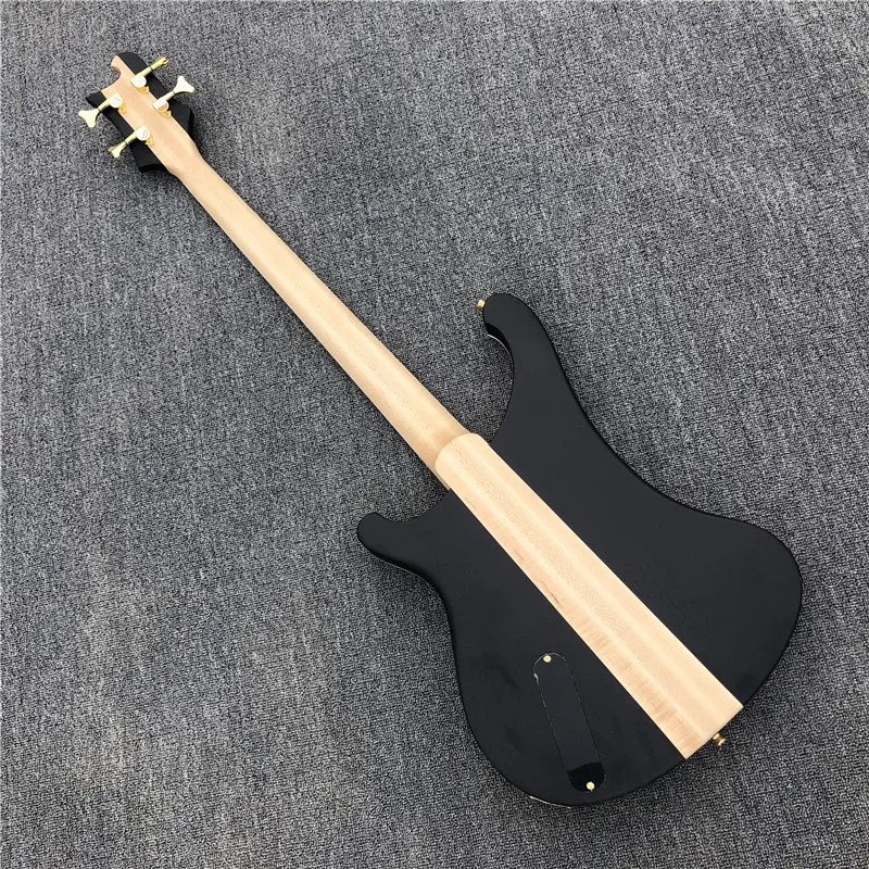 Kaiyun завод настраивает Rickenback 4-string all-body bass гравированные гитары. Золотое изделие. Корпус черного цвета. Черный пикап