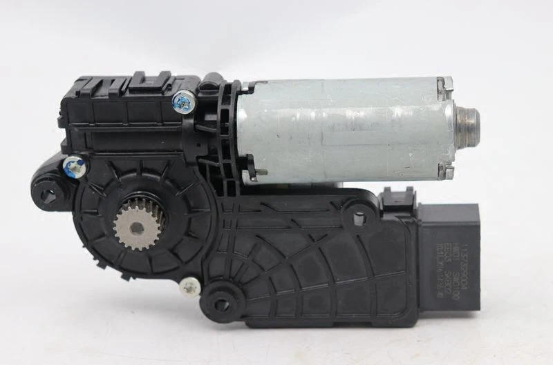 

Apply to Tiguan 2013 Skylight Start Motor Skylight glass switch motor Original accessories 5ND 959 591