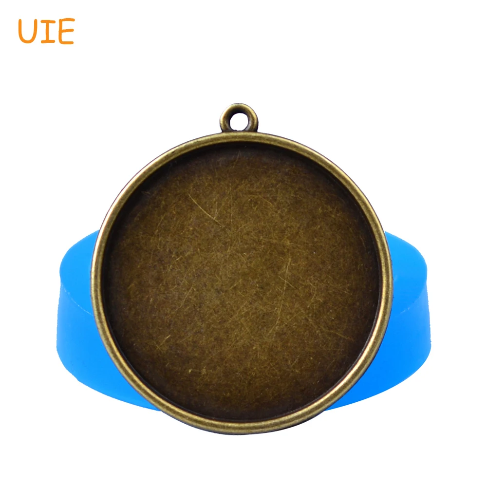 

OYL096U 35.6mm Round Picture Frame Pendant Silicone Mold - for Cake Decoration Craft, Fondant, Candy, Jewelry, Resin, Food Safe