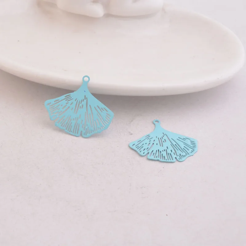 Light Blue 50 шт. AB3811 20*25 мм листья гинкго талисманы филигранные гинкго Дерево Подвески ручная работа женские серьги изготовление - Окраска металла: Light Blue