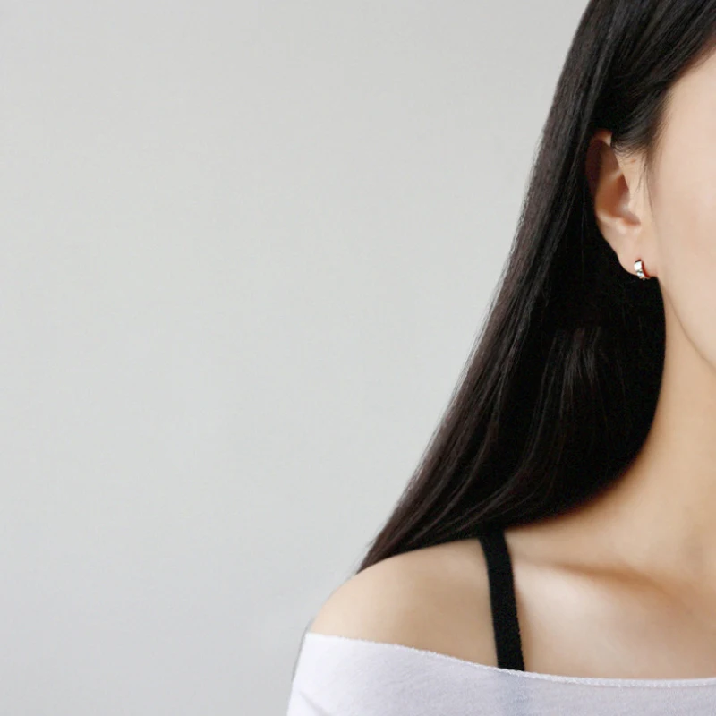 Женские серьги-кольца из серебра 925 пробы с круглой пряжкой | Украшения и