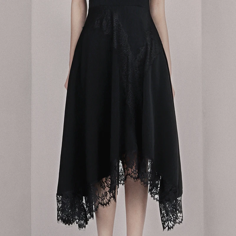 Женское вечернее платье трапеция Max Spri черное однотонное на тонких бретельках