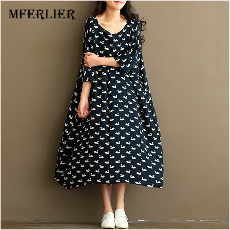 Женское летнее платье черное Хлопковое с принтом лебедя и о вырезом свободное