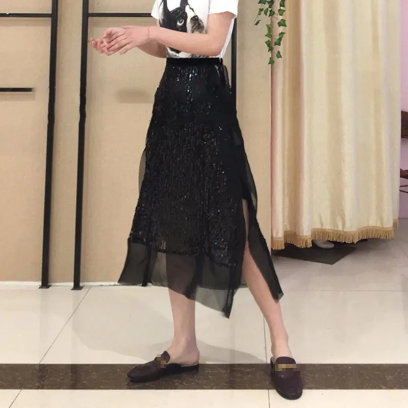Женская юбка с блестками TWOTWINSTYLE сетчатая Лоскутная средней длины разрезом и