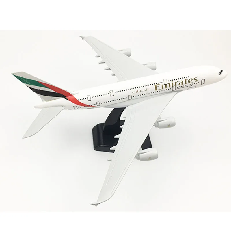 Модель самолета A380 объемом 20 см авиакомпании Объединенные Арабские Эмираты