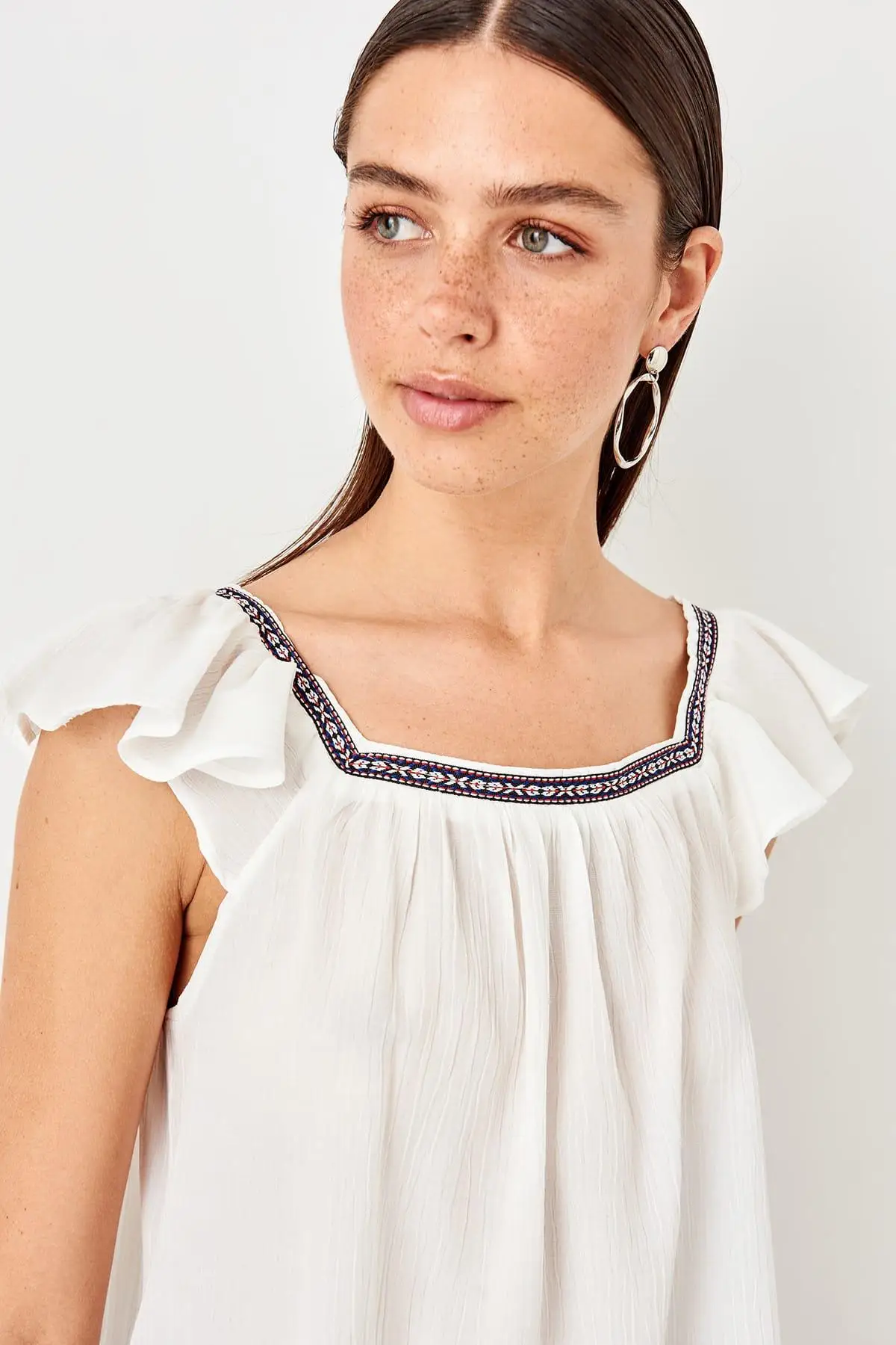Trendyol экрю с вышивкой Bluz TWOSS19GK0045| |
