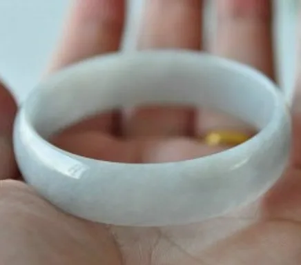 Тонкий нефритовый браслет натуральный бирманский маленький 50 - 54 мм идеально |