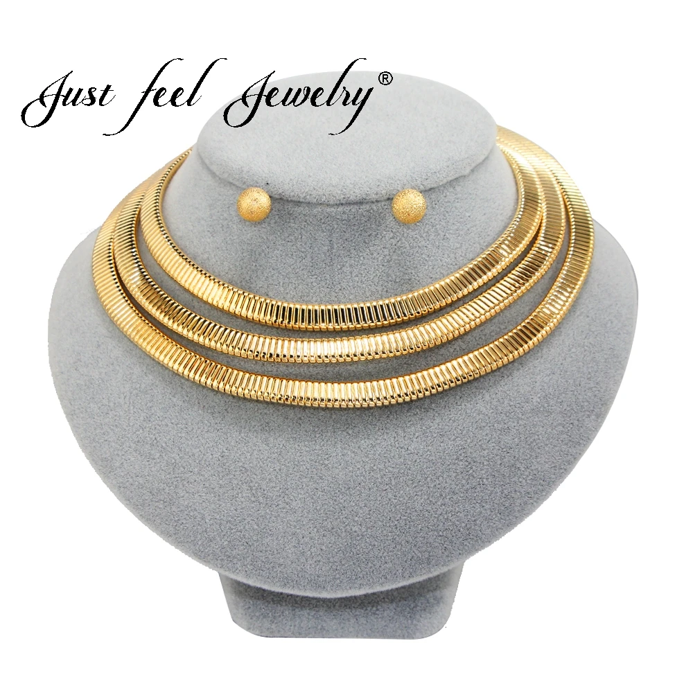 Женский комплект украшений JUST FEEL из колье и сережек золотистого цвета в