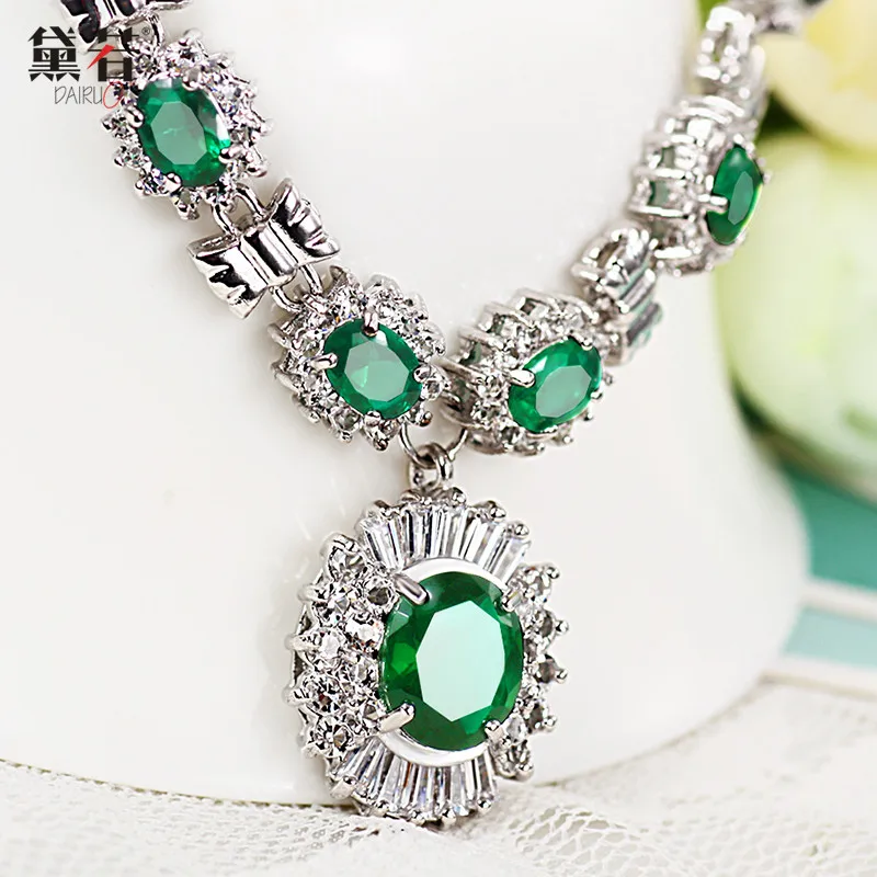 Dai if new defibrase posture luxury index finger ring short necklace bracelet earring ensembles are green crystal | Украшения и