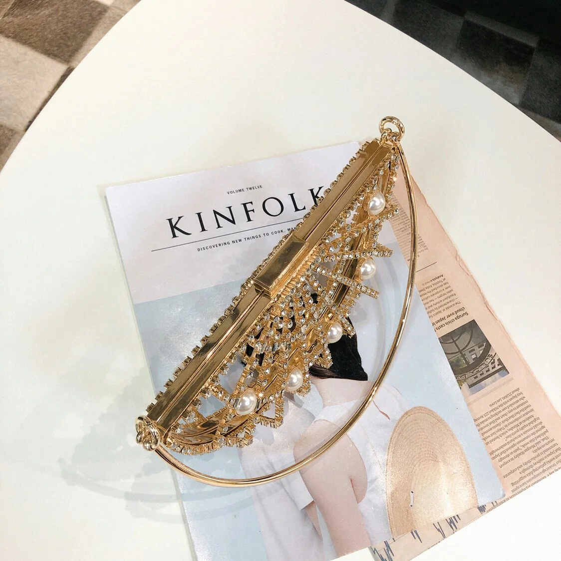 Luxury Hollow Out Pearl Handle Diamond Basket Bag Women Handbags Rhinestone Birdcage Crystal Bag Ladies Pearl Wedding Party Bags