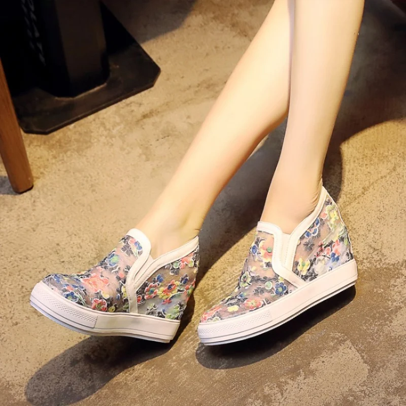 Женские кроссовки на платформе и танкетке Женская повседневная обувь Милые