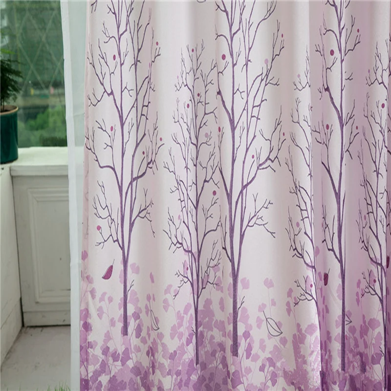 Тюлевые занавески светло-фиолетового цвета с узором в виде дерева и цветов