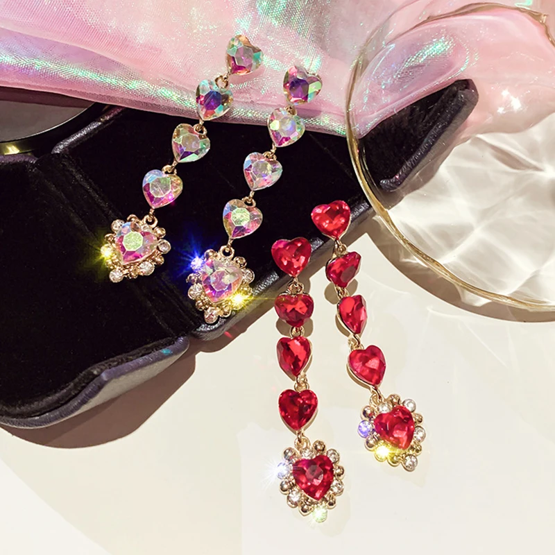 Очаровательные милые длинные серьги подвески с кристаллами и красным любовным