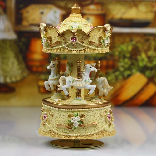 Музыкальная шкатулка карусель резная желтая Коробка с розами рождественский