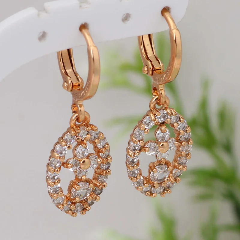 Изящные серьги E129 с австрийскими кристаллами золотые и белые кубические