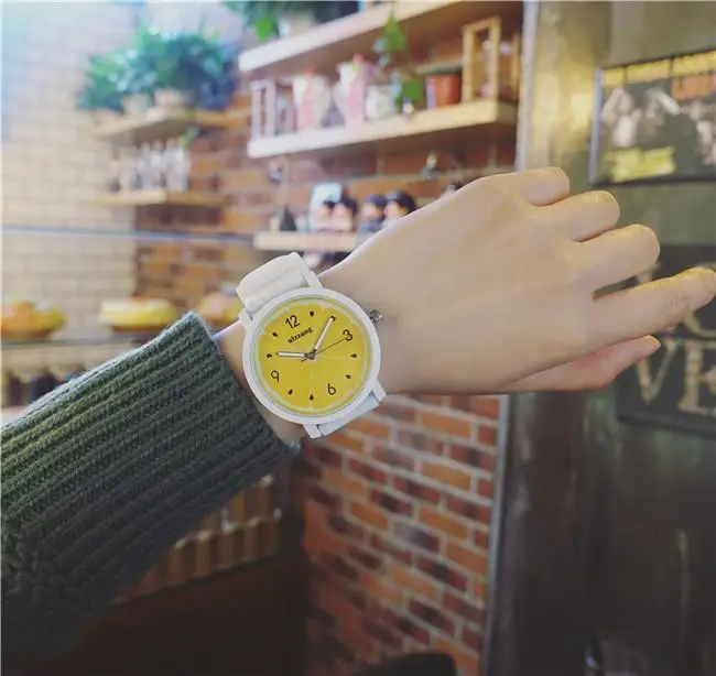 Милые фруктовые рыбки цветы мягкие резиновые кварцевые наручные часы для мужчин и женщин Studetns черный белый - Цвет: White Orange