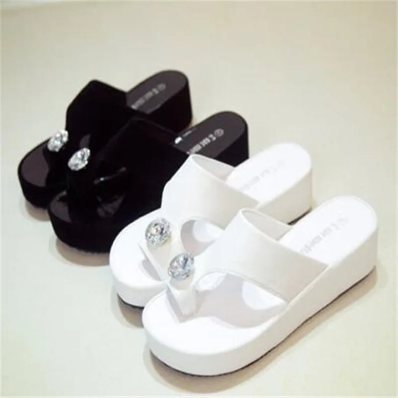 Сандалии-гладиаторы с кристаллами цвет белый черный сезон лето обувь на