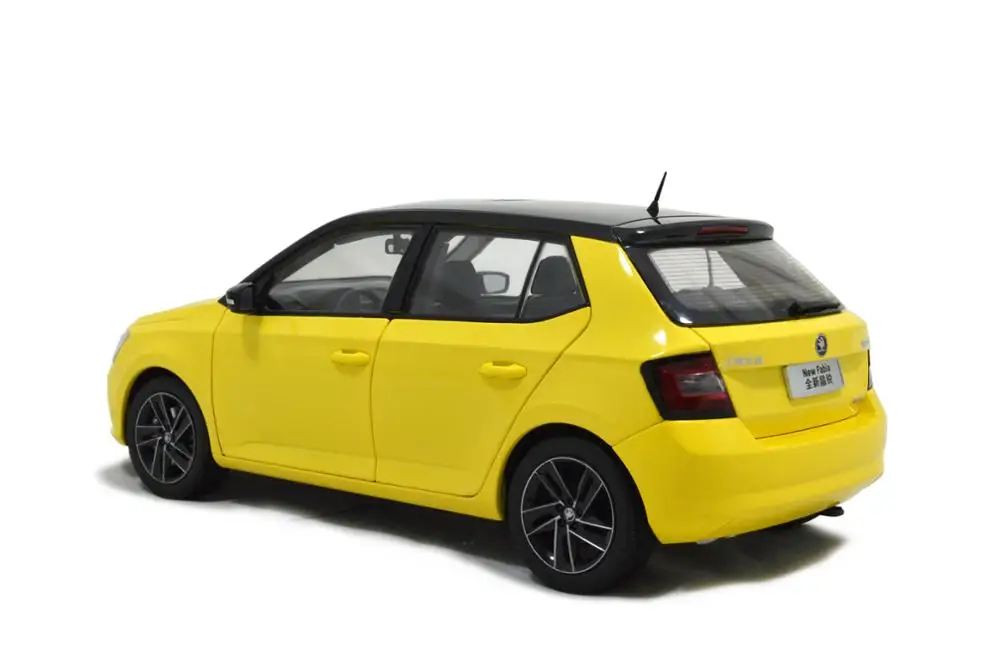 1/18 1:18 1 18 весы Skoda новый Fabia 2015 желтый Статический Моделирование литья под